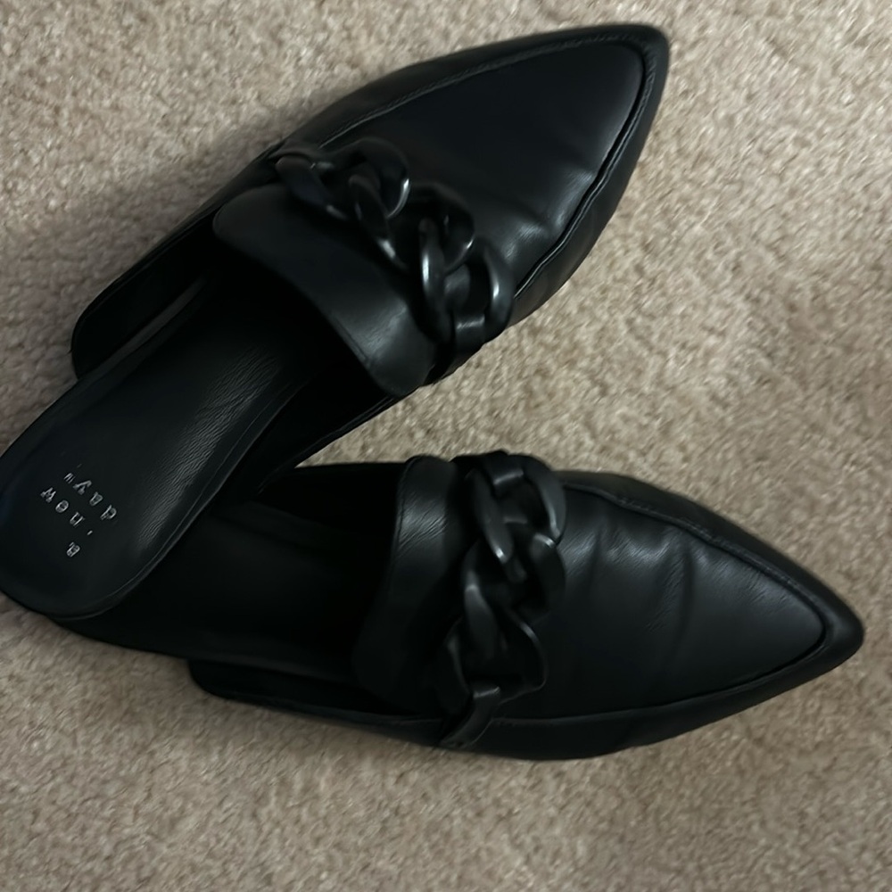 Women’s Slip-on flats